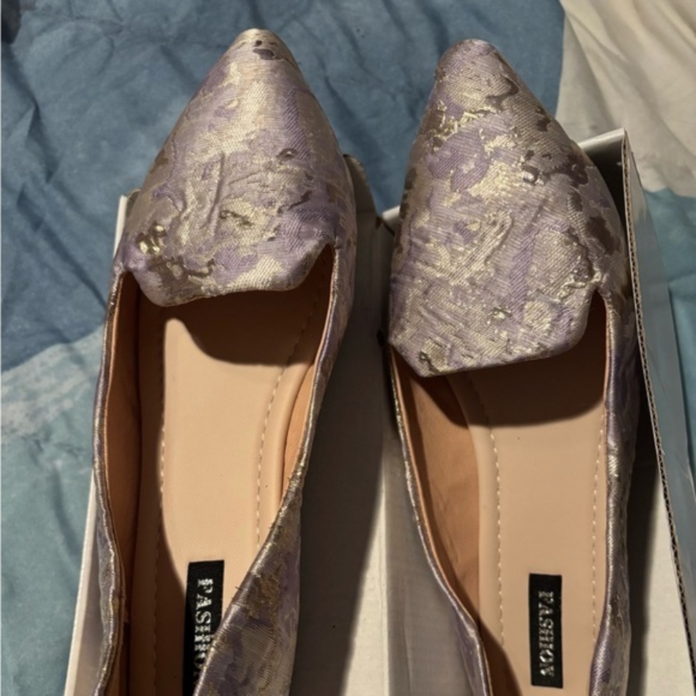 NIB Fashionable Purple Flats by Fashion size 9.5